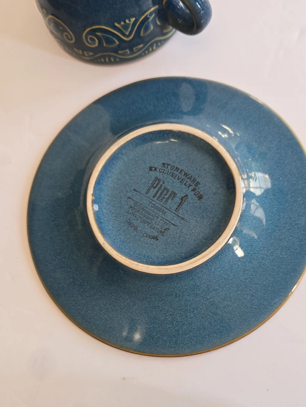 Pier 1 Set Of 4 Tunisia Cups Saucers Stoneware Blue Scroll Pattern Retired